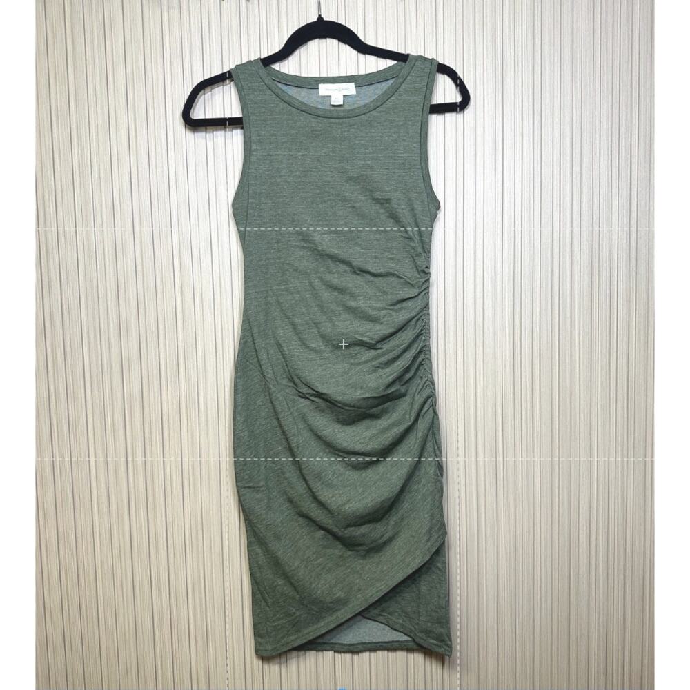 Treasure & Bond Ruched Side Sleeveless Dress in Green XXS